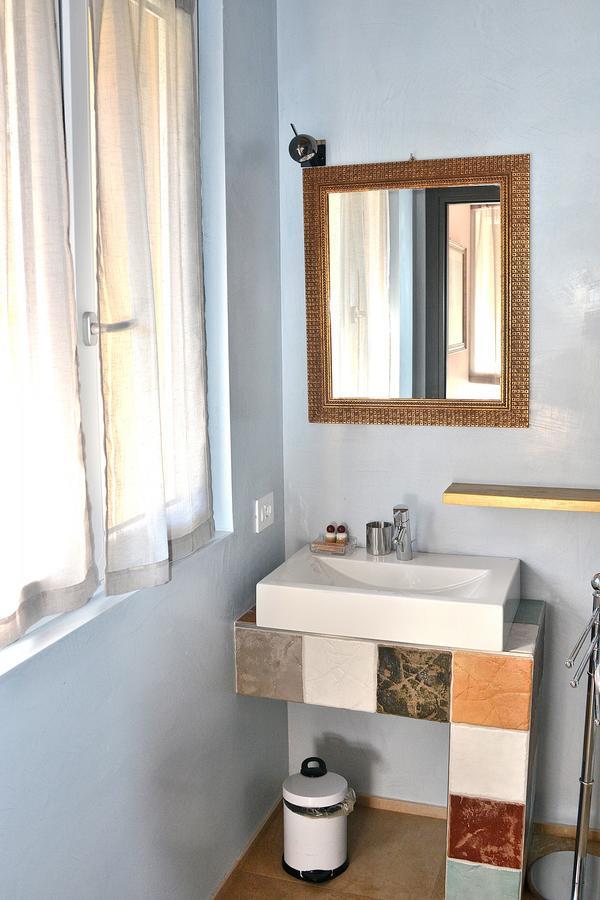 South Apartment With Pool Torri Del Benaco Bagian luar foto