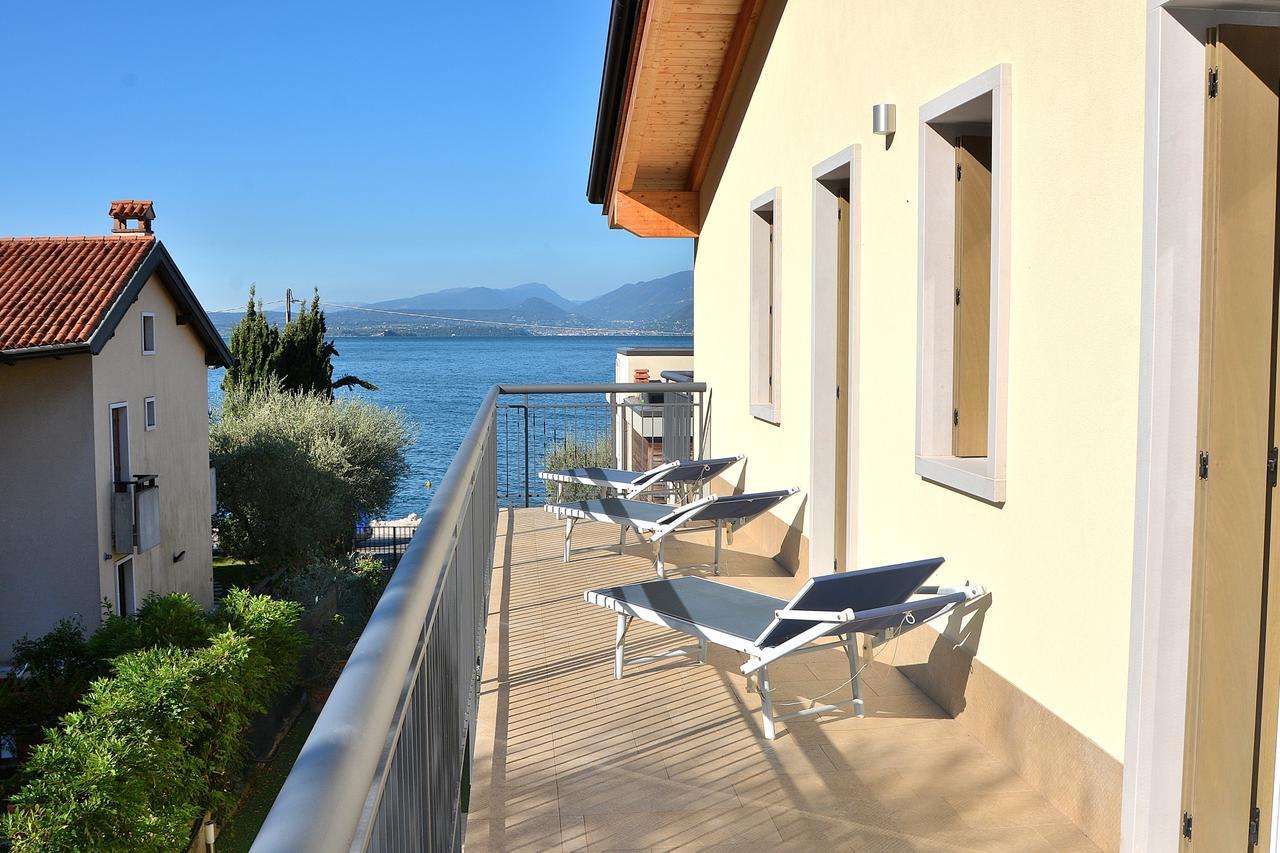 South Apartment With Pool Torri Del Benaco Bagian luar foto